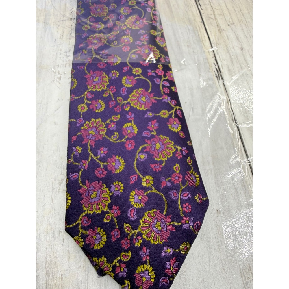 Paul Fredrick Purple Floral Paisley 100% Italian Silk Hand Tailored Tie THD1401